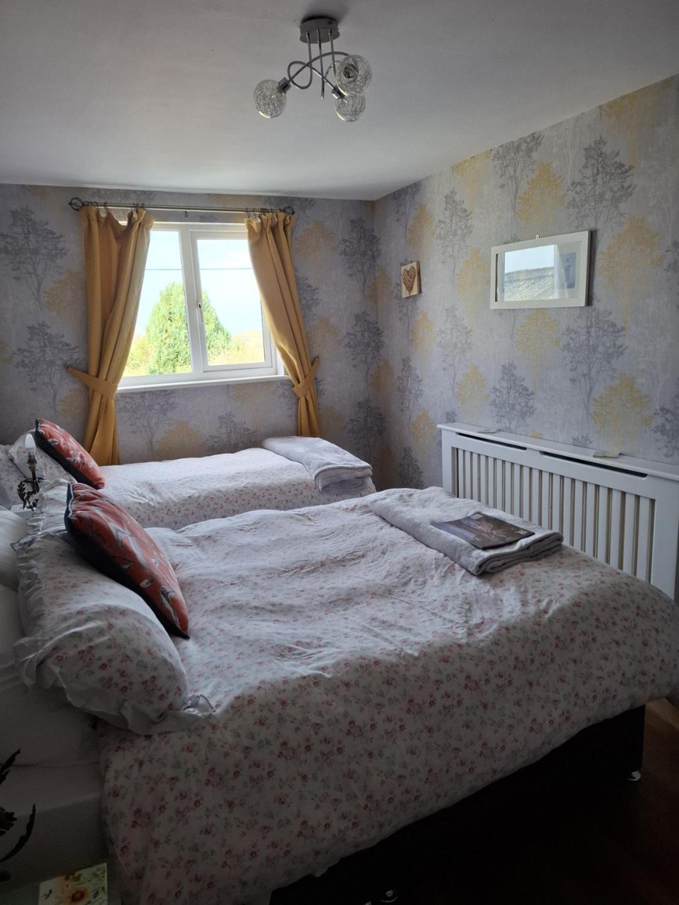 Sportsmans Lodge Bed And Breakfast Amlwch Oda fotoğraf